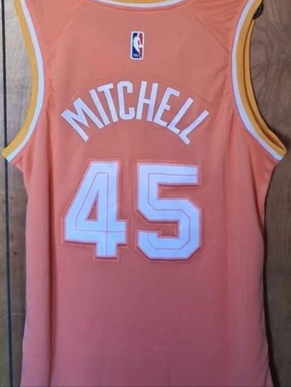 Donovan Mitchell Cleveland Cavaliers Jersey Medium